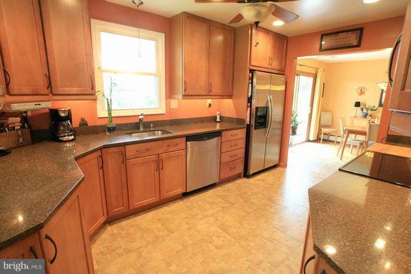 915 Hillcrest Road Hanover, MD 21076 - Photo 20 of 30 Kitchen