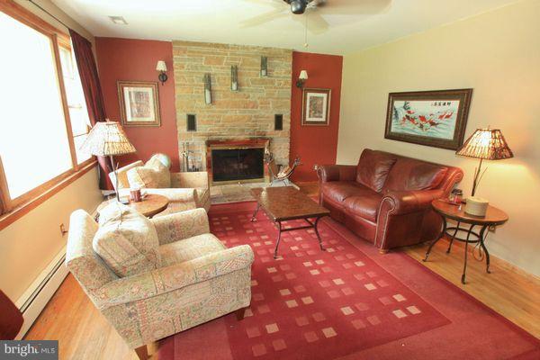 915 Hillcrest Road Hanover, MD 21076 - Photo 29 of 30 Living Room