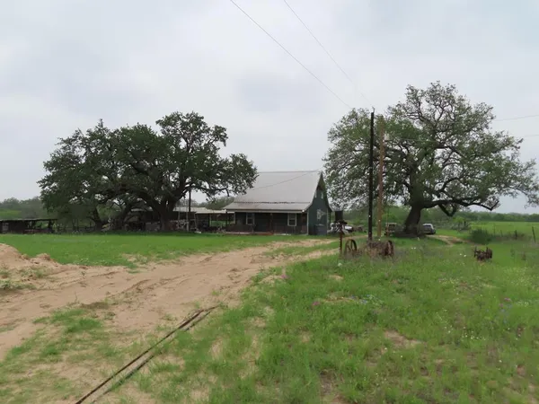 $575,000 | 678 Tank Hollow, Poteet, TX 78065