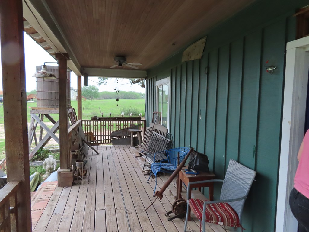 678 Tank Hollow Poteet, TX 78065 - Photo 8 of 24 Entry from Public road