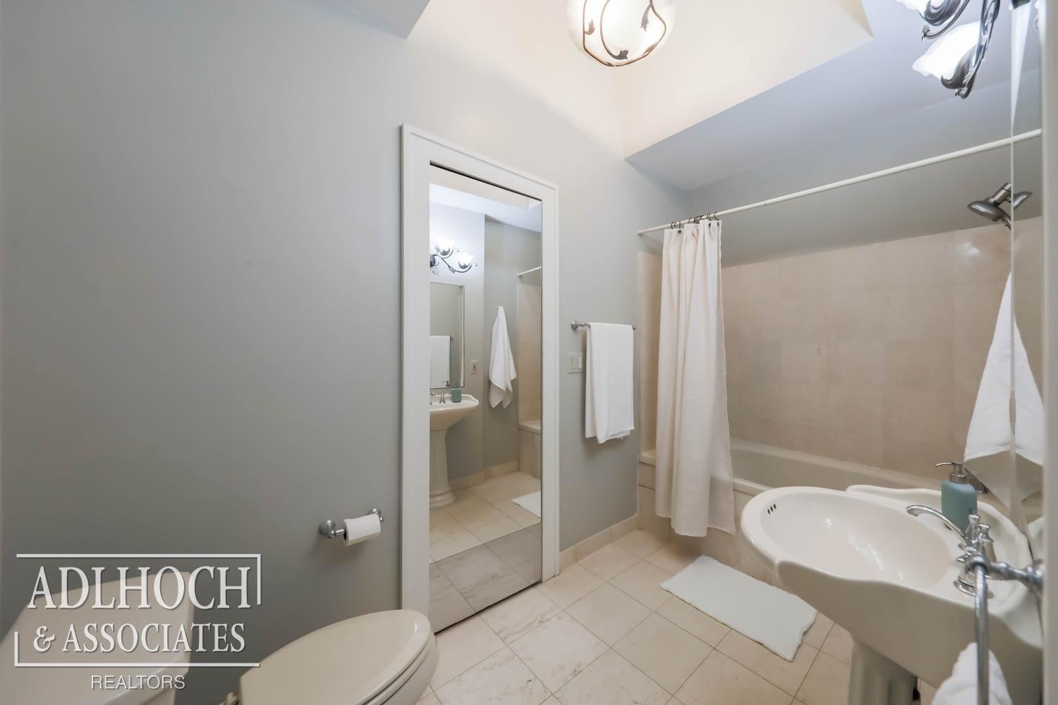 75 Mapleton Road Grosse Pointe Farms, MI 48236 - Photo 21 of 35 Gallery Image 21