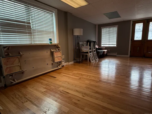 $1,250 | 60 Main Street, Unit 1, North Stonington, CT 06359