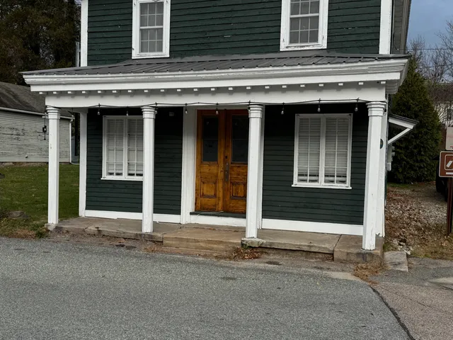 $1,250 | 60 Main Street, Unit 1, North Stonington, CT 06359