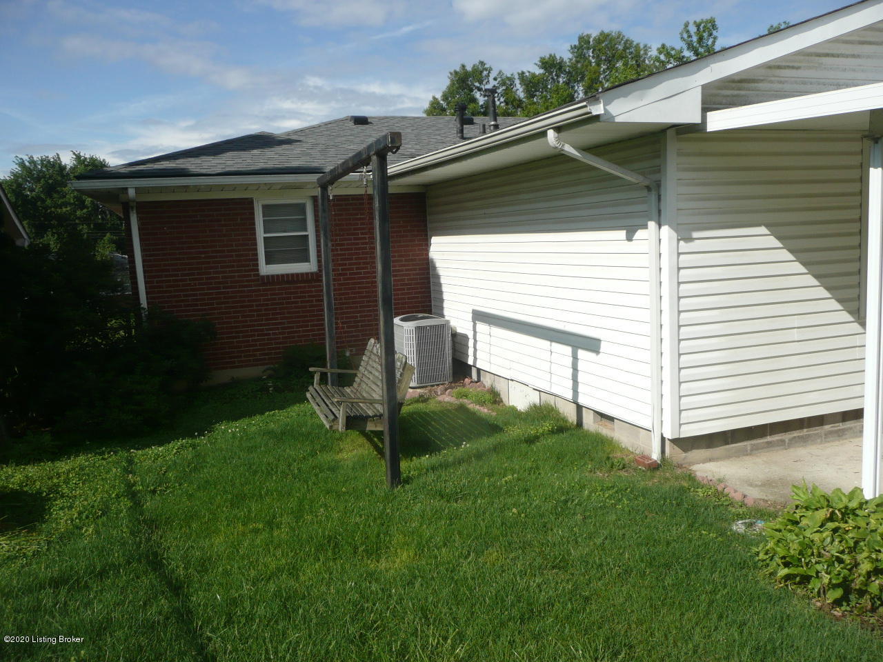 1023 Clayborne Road Louisville, KY 40214 - Photo 19 of 19 P1070174