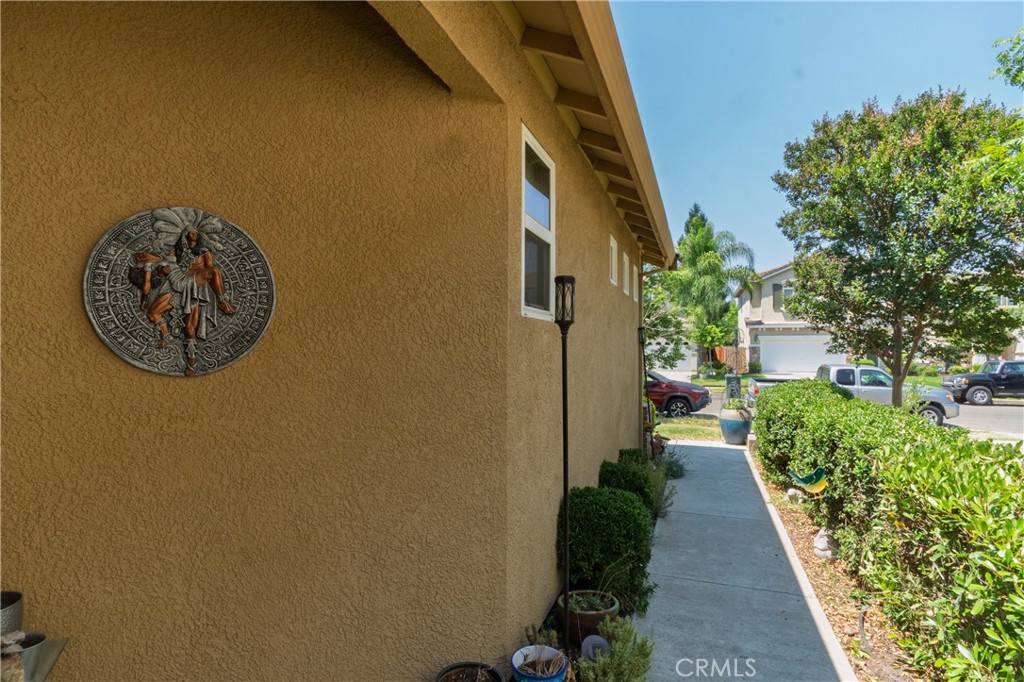 678 Chandon Drive Merced, CA 95348 - Photo 2 of 21