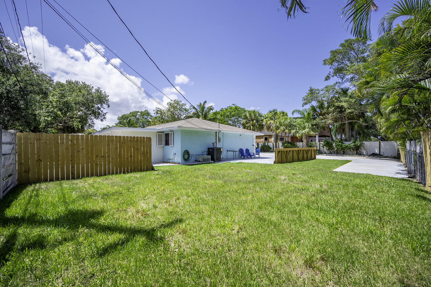 1718 Ridge Road North Palm Beach, FL 33408 - Photo 20 of 39 a view of a back yard
