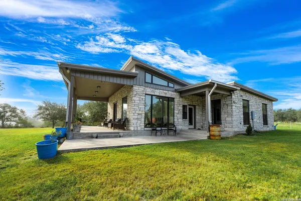 $1,350,000 | 7915 County Road 203, Beeville, TX 78102