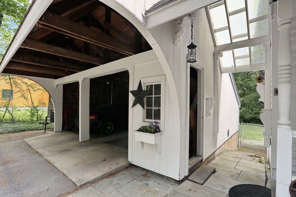 342 Old Lancaster Road Sudbury, MA 01776 - Photo 3 of 25 Gallery Image 3