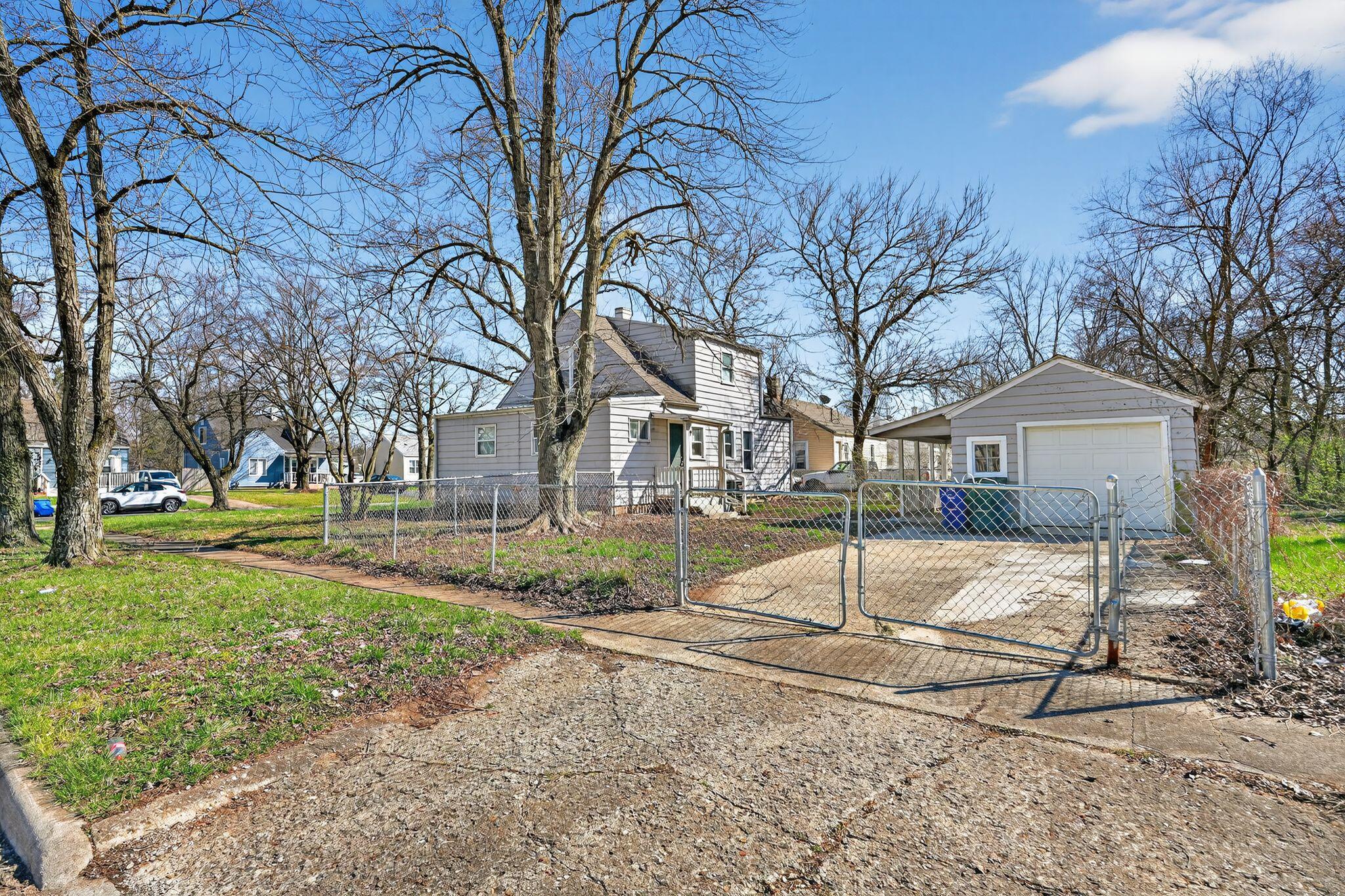 1771 Marston Road Columbus, OH 43219 - Photo 5 of 30 03_1771_Marston_Rd_Columbus_OH_43219-Ext