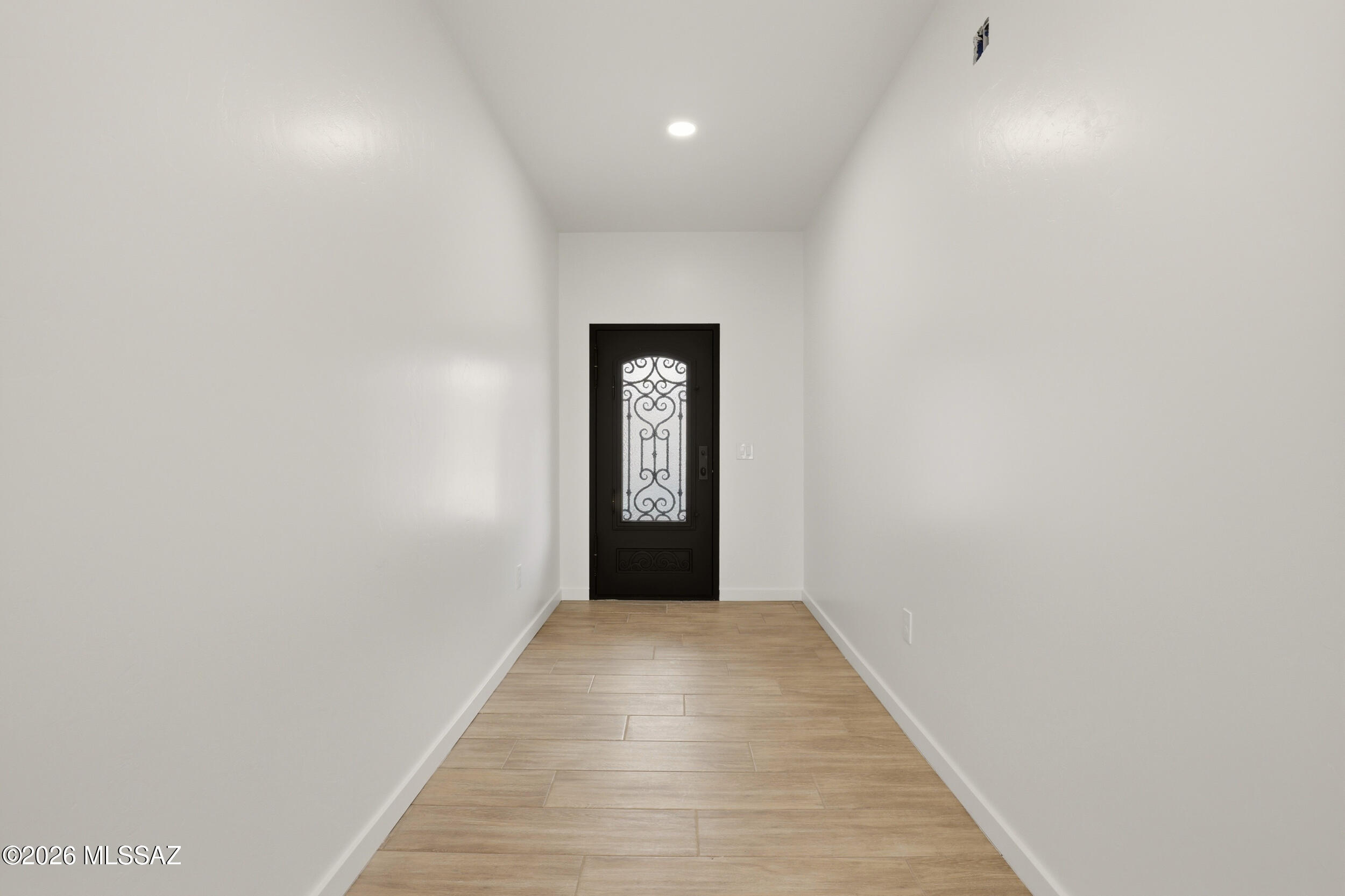 5583 South Swires Road Tucson, AZ 85746 - Photo 2 of 23 Entry Way