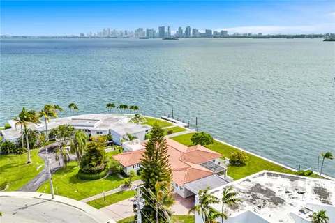 $10,750,000 | 7500 West Treasure Drive, North Bay Village, FL 33141
