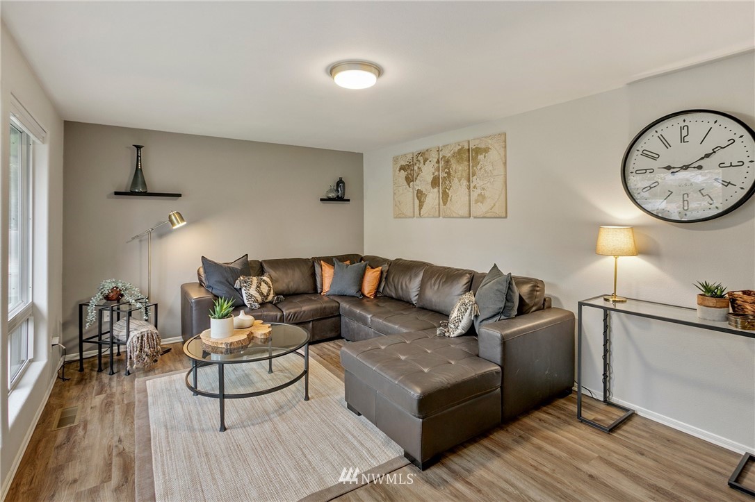 17624 Valley Cir Drive Bothell, WA 98012 - Photo 16 of 40 Gallery Image 16