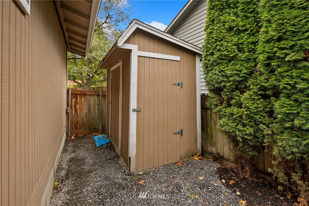 17624 Valley Cir Drive Bothell, WA 98012 - Photo 28 of 40 Gallery Image 28