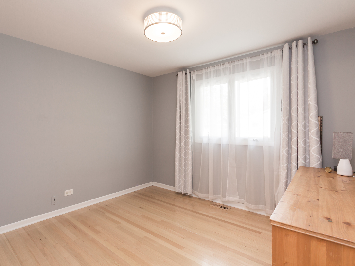 829 Pinehurst Lane Schaumburg, IL 60193 - Photo 20 of 45 a view of empty room with window