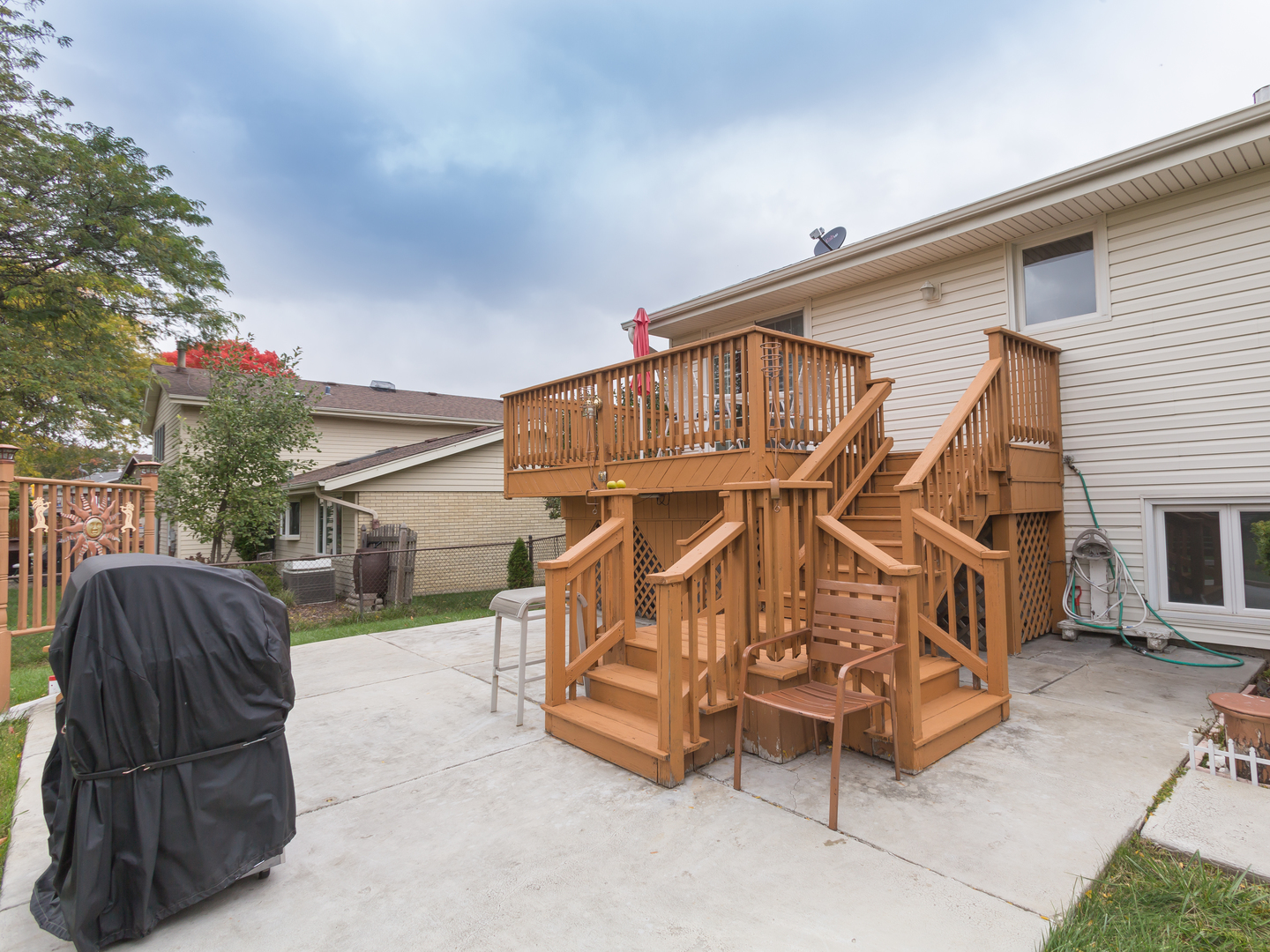 829 Pinehurst Lane Schaumburg, IL 60193 - Photo 41 of 45 a view of a house with a yard
