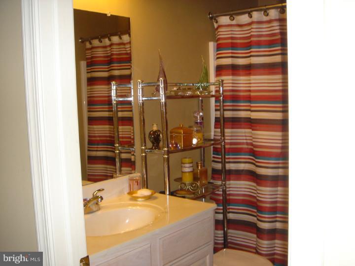 2 High Pointe Ridge Sicklerville, NJ 08081 - Photo 19 of 22 Bathroom