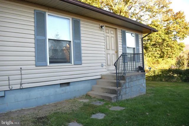 $800 | 5986 Broad Street, Mount Jackson, VA 22842