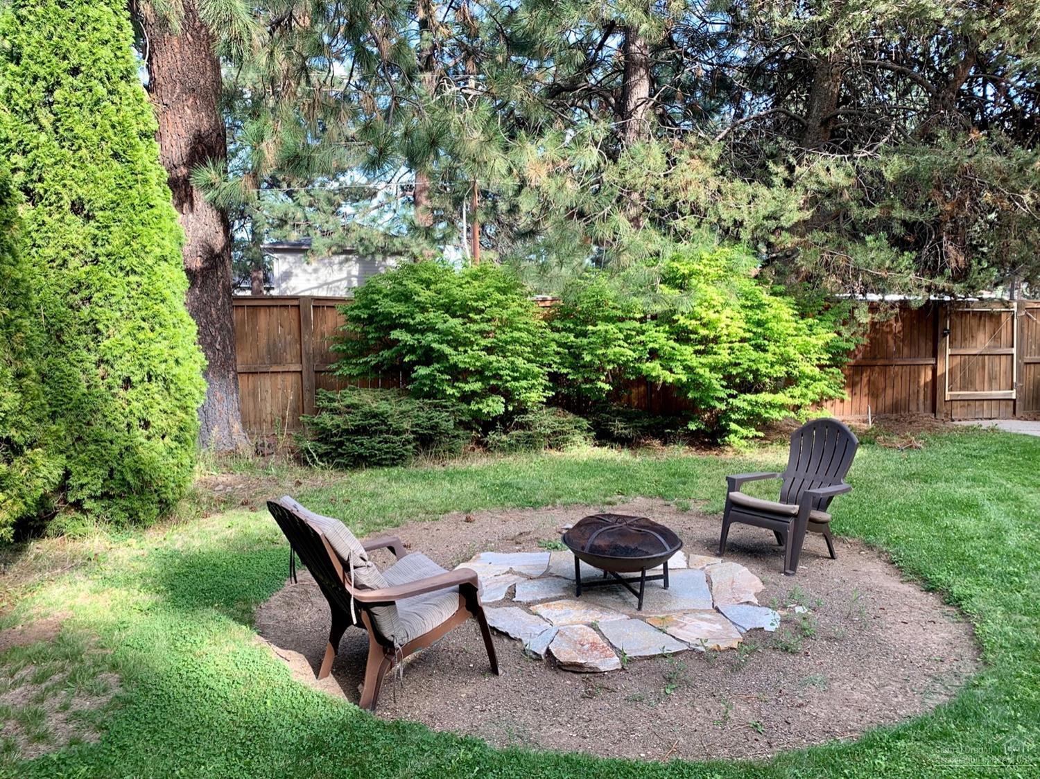 141 Southwest 15th Street, Unit 37 Bend, OR 97702 - Photo 20 of 23 Outdoor entertaining