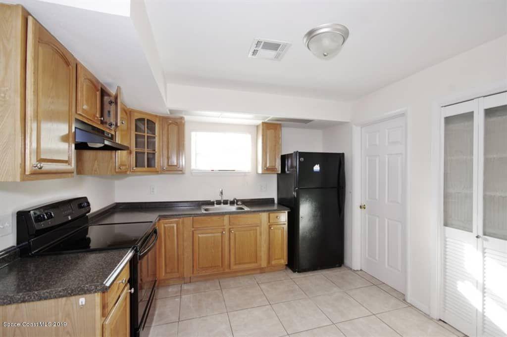2156 Heath Road Melbourne, FL 32935 - Photo 2 of 17 kitchen