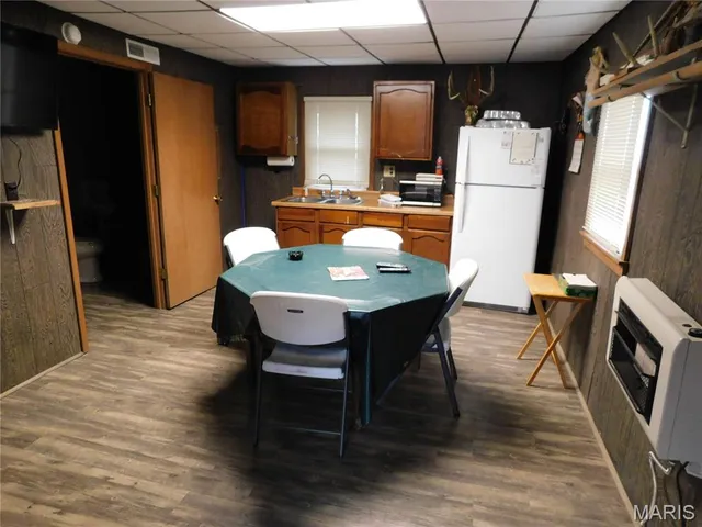 $1 | 210 Main Street, Mendon, MO 64660