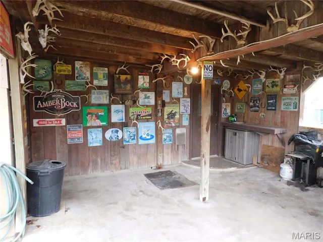 $1 | 210 Main Street, Mendon, MO 64660