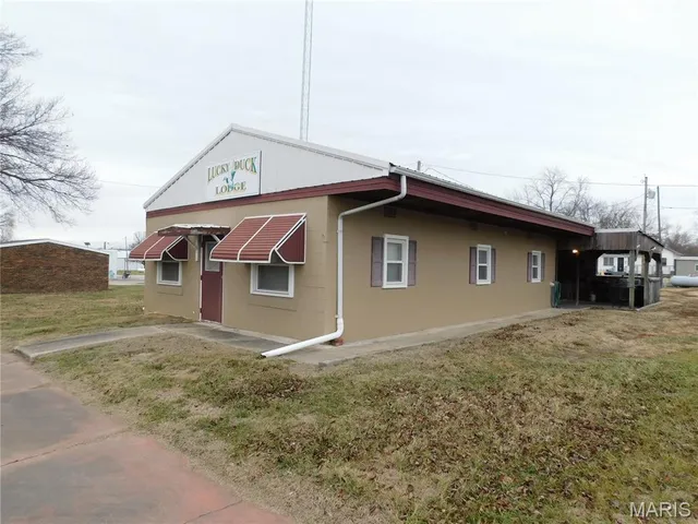 $1 | 210 Main Street, Mendon, MO 64660