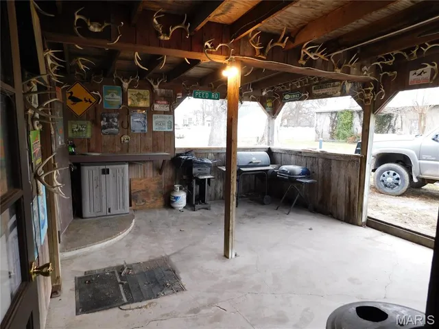 $1 | 210 Main Street, Mendon, MO 64660