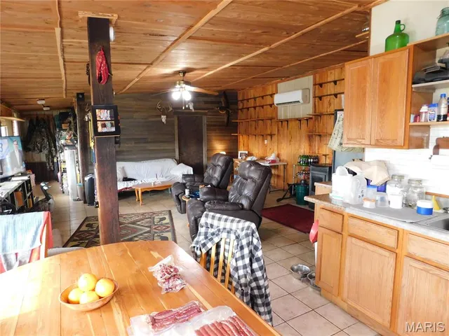 $1 | 210 Main Street, Mendon, MO 64660