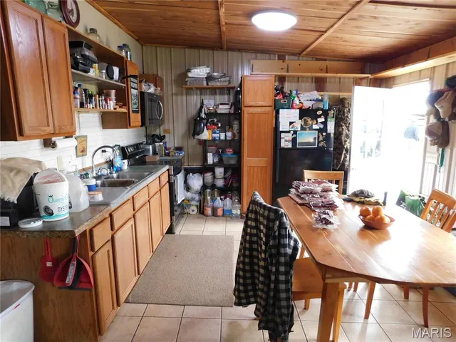 $1 | 210 Main Street, Mendon, MO 64660