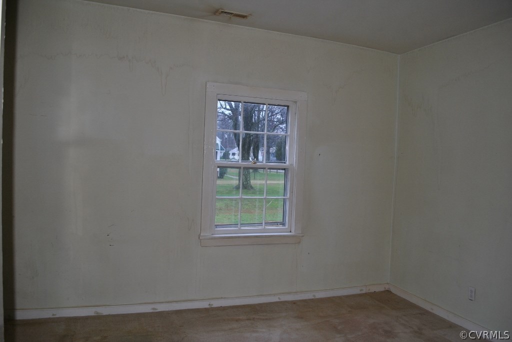11 Rodman Road Richmond, VA 23224 - Photo 9 of 15 an empty room with windows