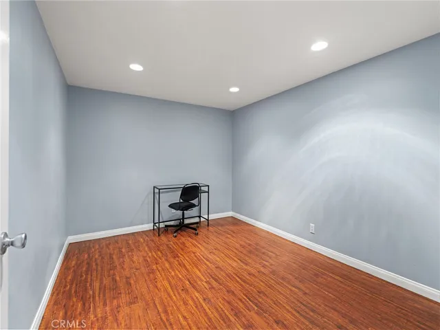 $4,000 | 408 West Queen Street, Unit 111, Inglewood, CA 90301