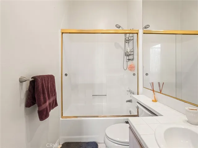 $4,000 | 408 West Queen Street, Unit 111, Inglewood, CA 90301