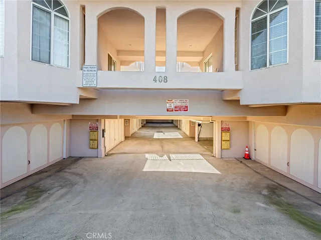 $4,000 | 408 West Queen Street, Unit 111, Inglewood, CA 90301