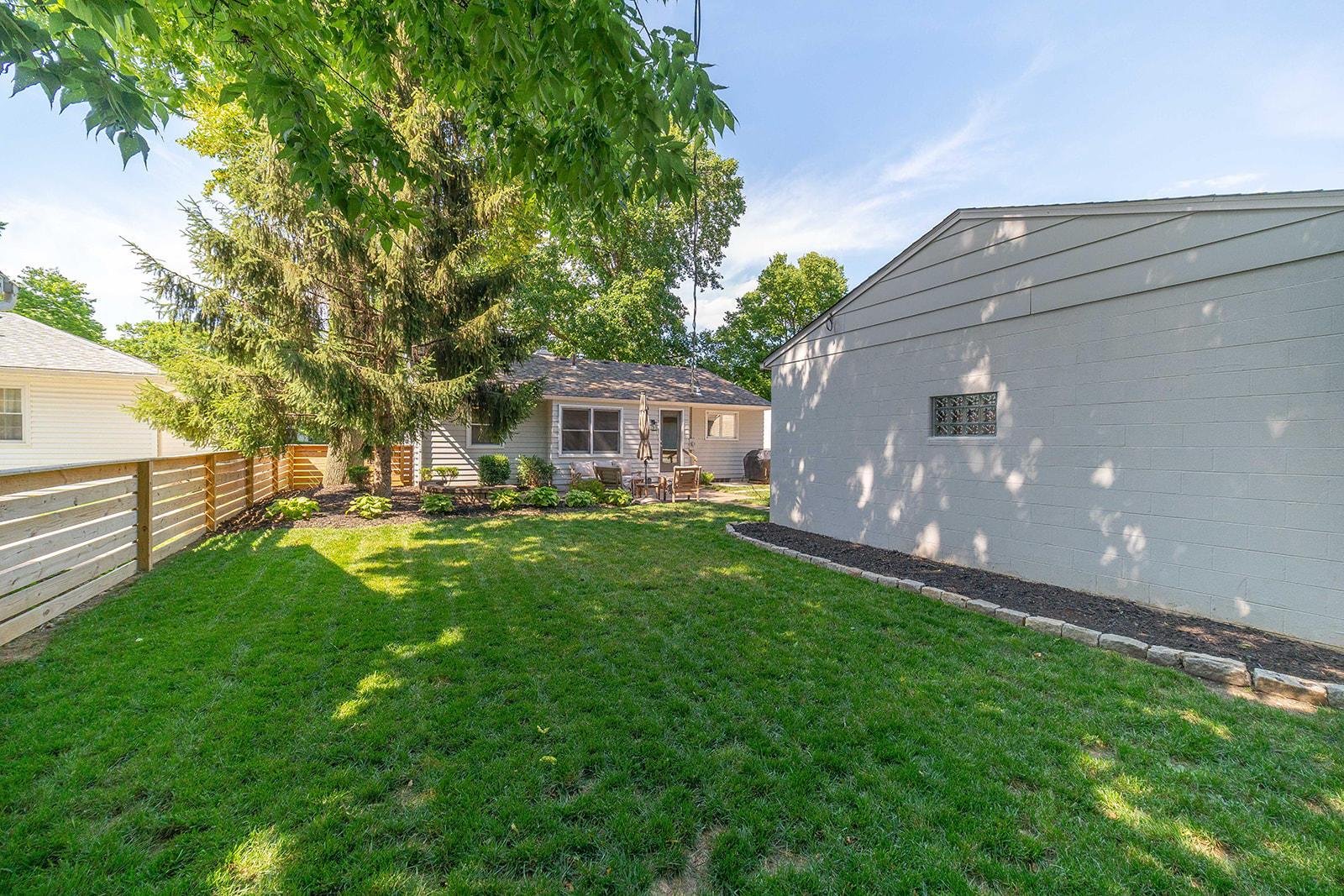 2621 Nottingham Road Columbus, OH 43221 - Photo 7 of 63