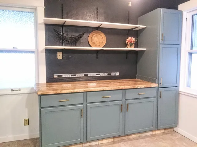 a close view of door