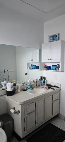 $100,000 | 4805 Northwest 35th Street, Unit 610, Lauderdale Lakes, FL 33319