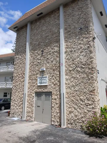 $100,000 | 4805 Northwest 35th Street, Unit 610, Lauderdale Lakes, FL 33319