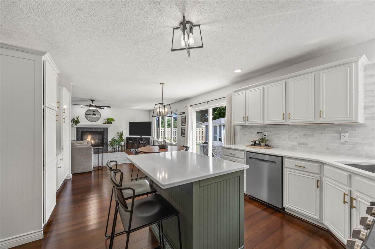 7112 Walden Road Northeast Cedar Rapids, IA 52402 - Photo 4 of 31 Gallery Image 4