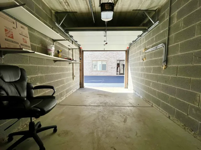 $184,900 | 10620 Central Avenue, Unit 1A, Chicago Ridge, IL 60415