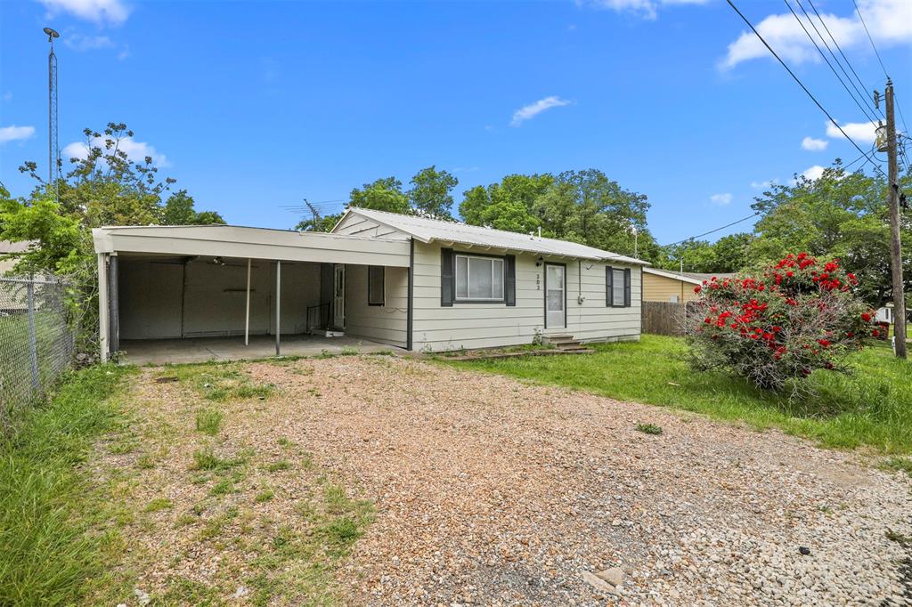 303 West Davis Street Blue Ridge, TX 75424 - Photo 1 of 12