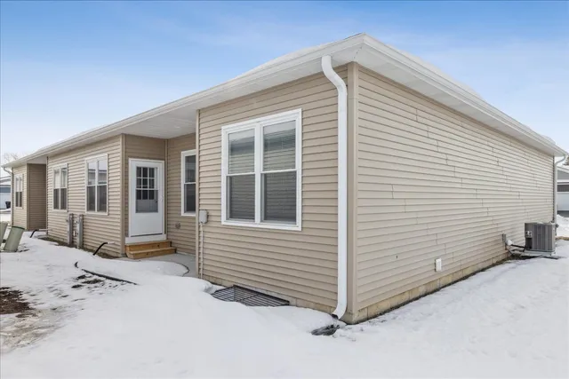 $2,195 | 935 Partridge Circle, Marengo, IL 60152