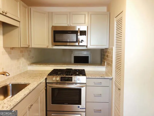 $1,700 | 1819 Cumberland Valley Place Southeast, Smyrna, GA 30080