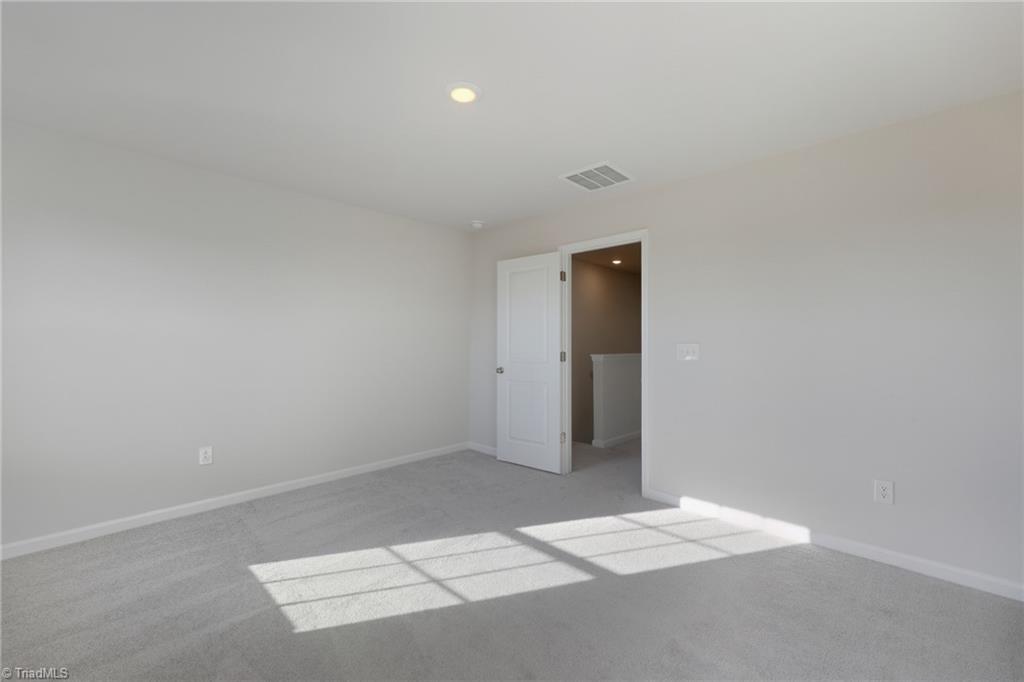 127 Plumtree Court King, NC 27021 - Photo 4 of 30