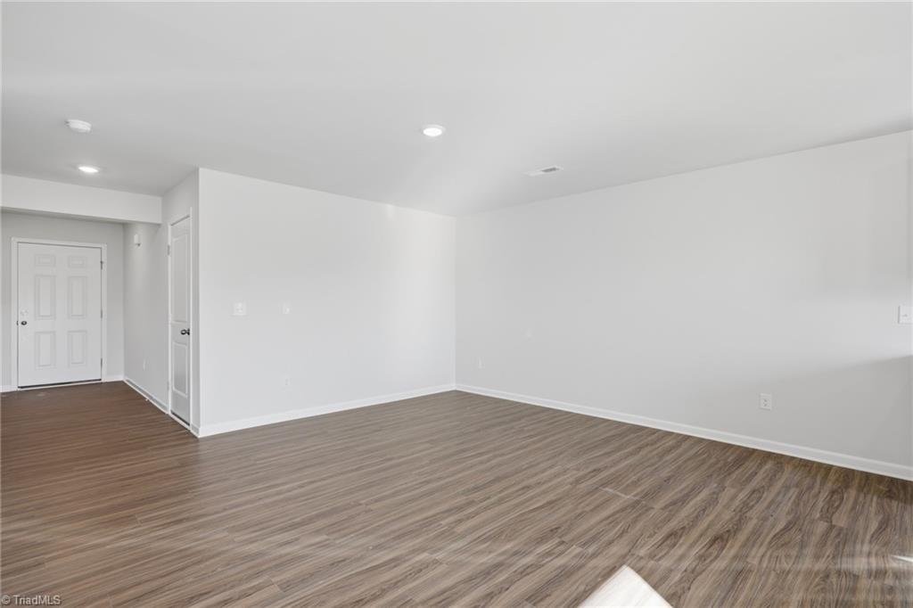 127 Plumtree Court King, NC 27021 - Photo 8 of 30