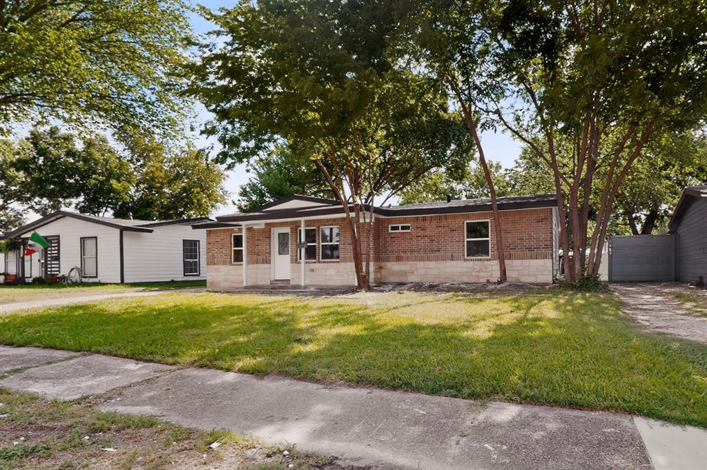 1624 Houghton Road Dallas, TX 75217 - Photo 3 of 40