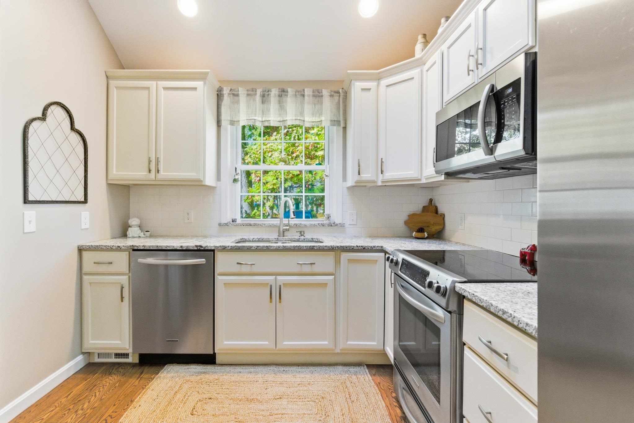 1465 Hooksett Road, Unit 298 Hooksett, NH 03106 - Photo 8 of 44