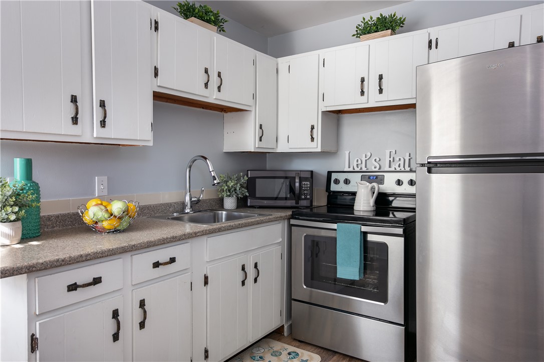 44 Warner Street Newport, RI 02840 - Photo 14 of 50