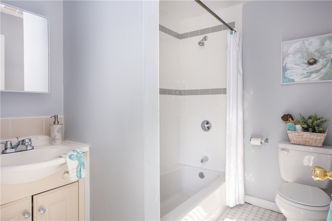 44 Warner Street Newport, RI 02840 - Photo 19 of 50