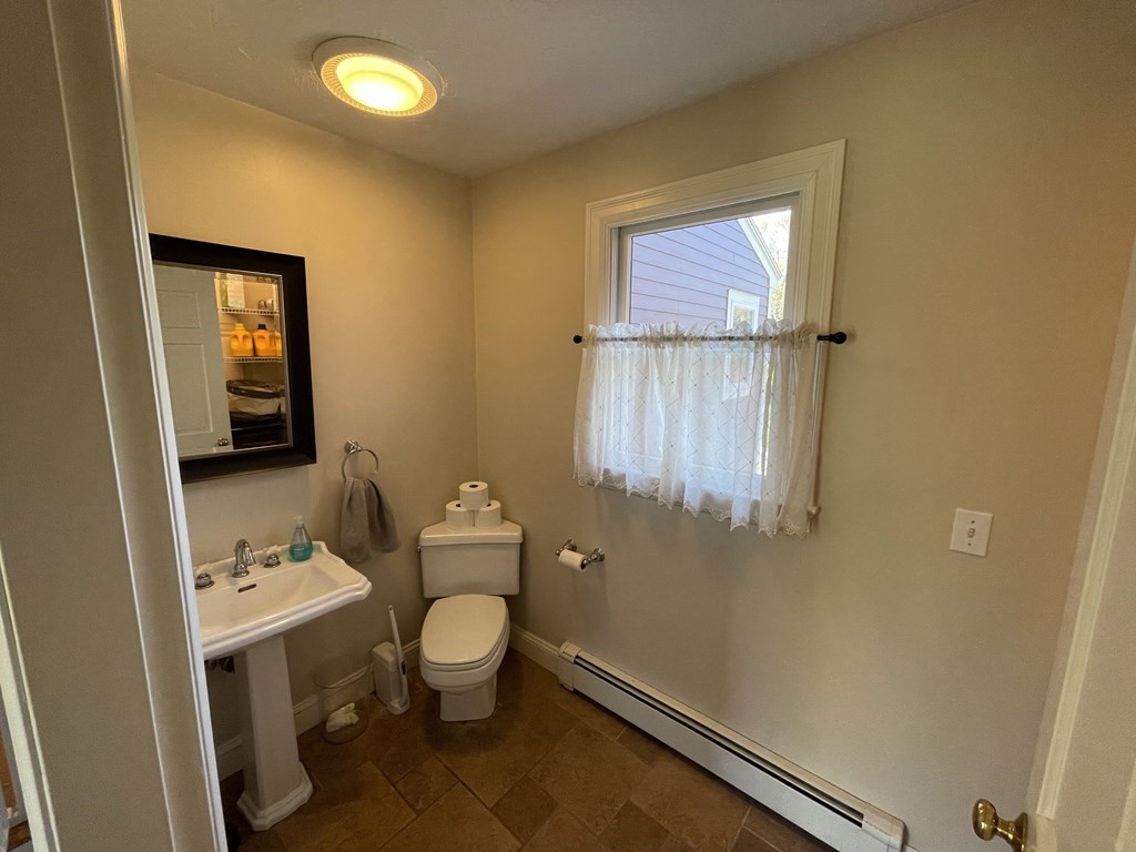 24 Waters Road Sutton, MA 01590 - Photo 13 of 37