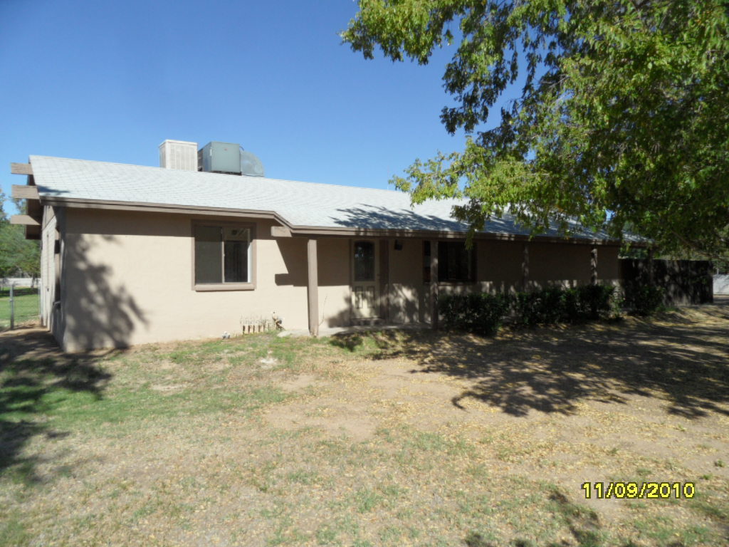 3702 East Vineyard Road Phoenix, AZ 85042 - Photo 11 of 18 3702 E VINEYARD RD